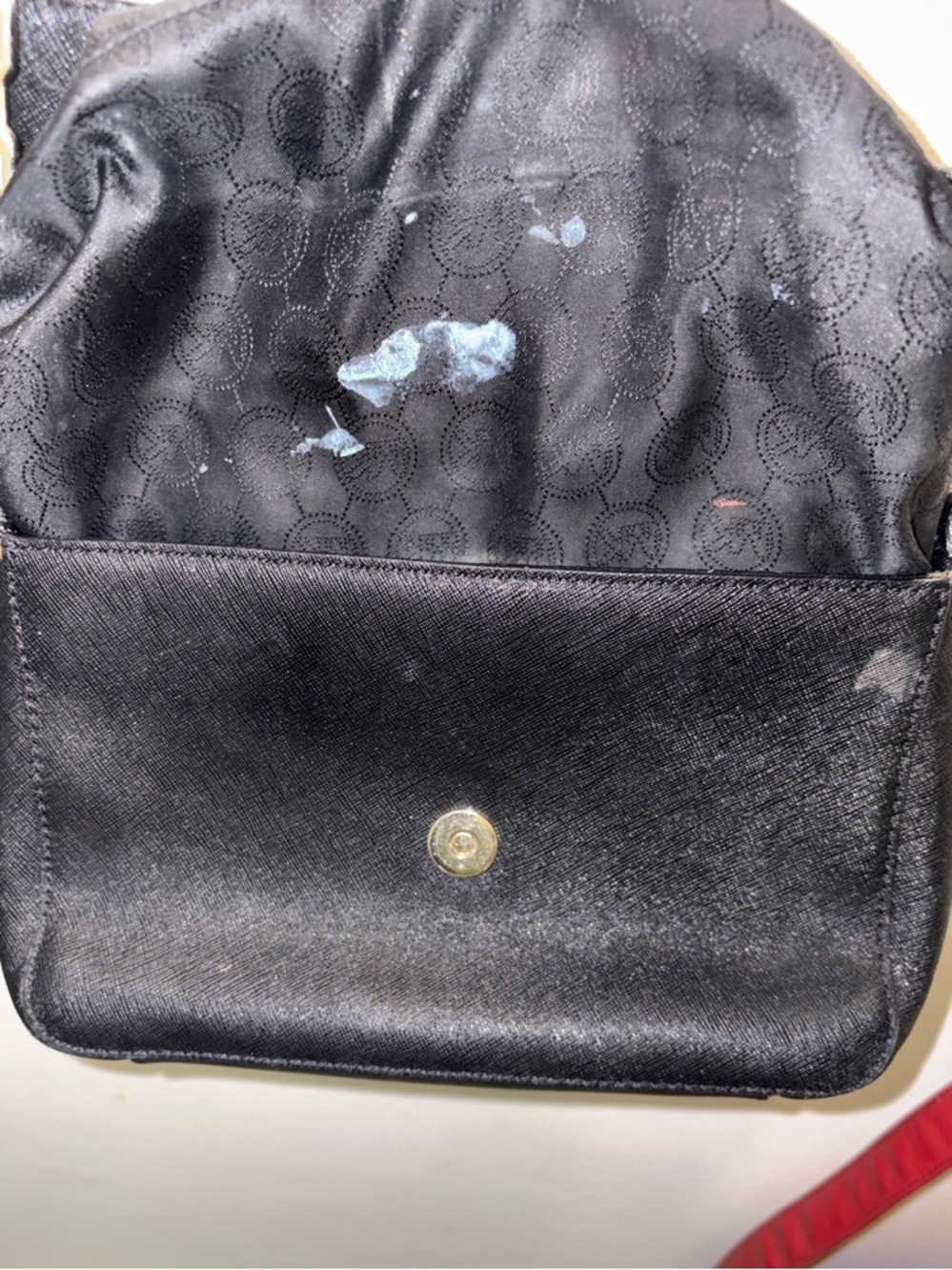 đź‘› Michael Kors Black Crossbody with Gold Hardwaređź‘› - Picture 6 of 13